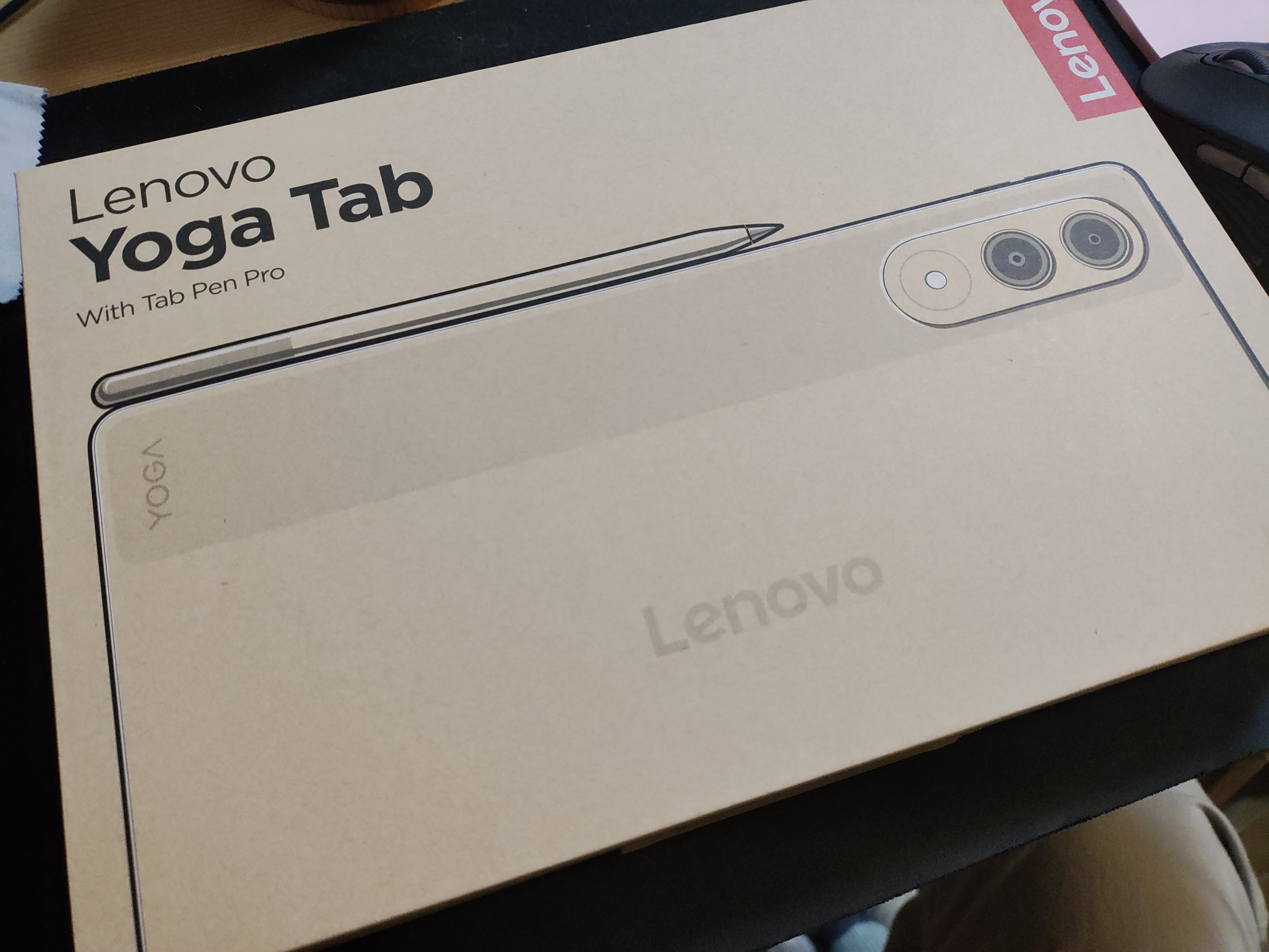 Lenovo Yoga Tab 11.1のパッケージ